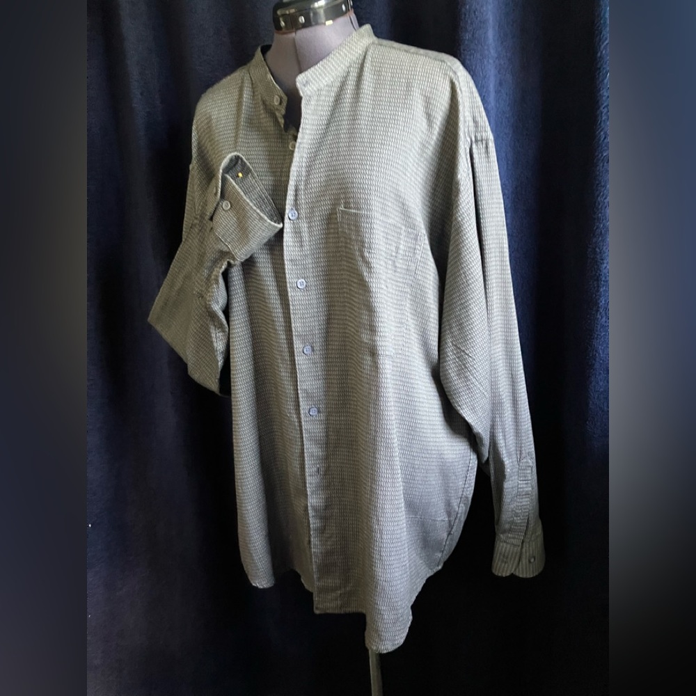 men’s john henery cotton dresss shirt, size XXL